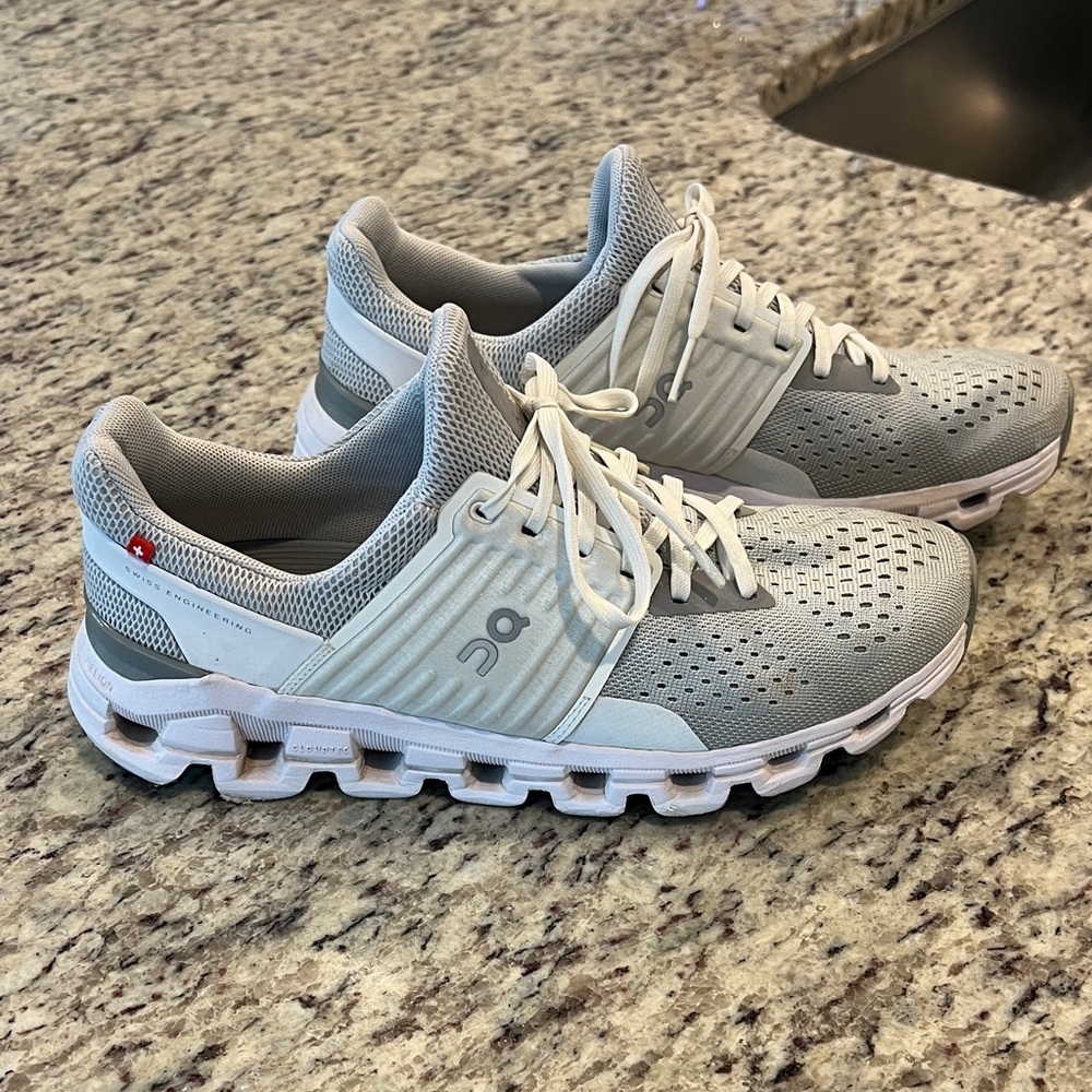 ON Women's Gray Sneakers